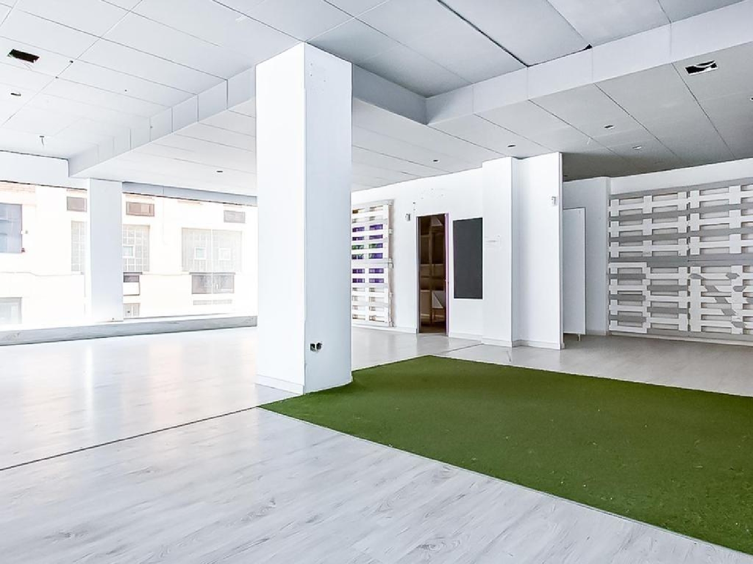 à vendre local commercial Manresa Bages 3