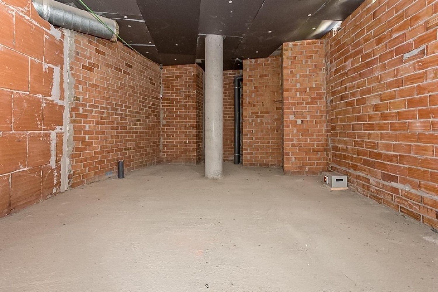  till salu lokal Manresa Bages 7