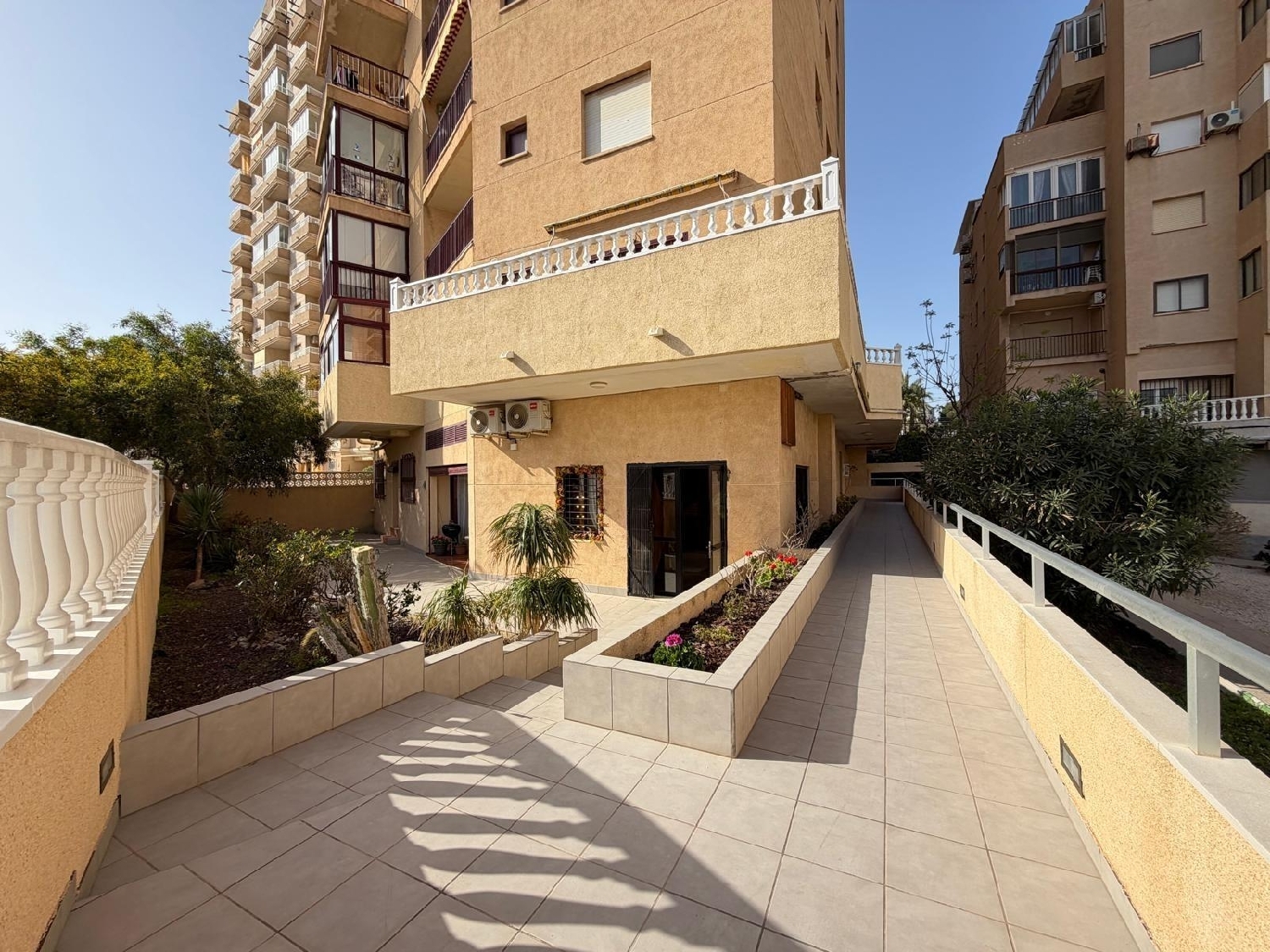  en venta local Torrevieja Baix Segura 3