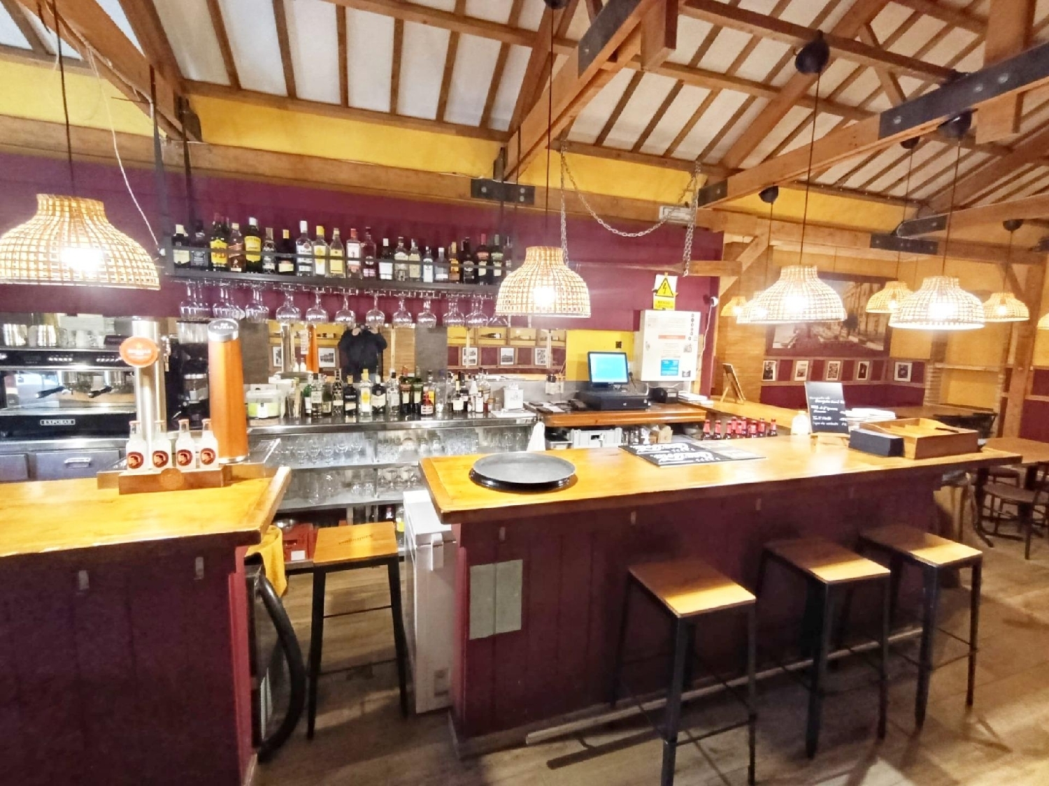  till salu lokal Valencia De Las Torres Campiña Sur 8