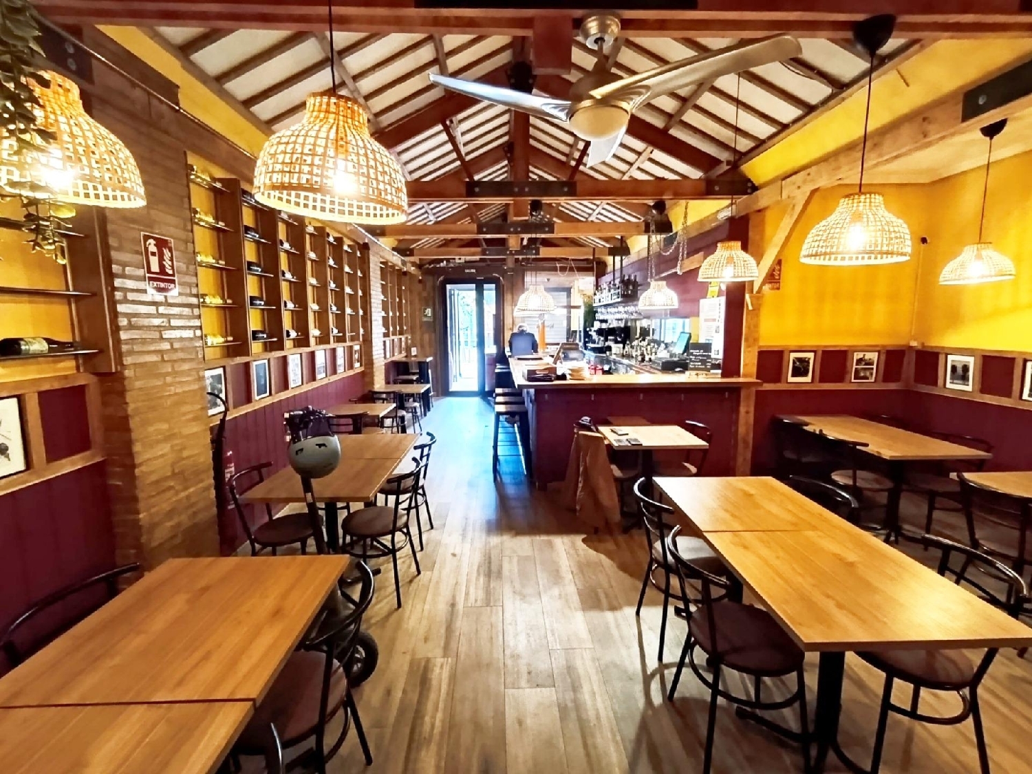  till salu lokal Valencia De Las Torres Campiña Sur 3