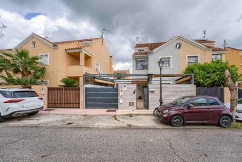 Espartinas Metropolitana De Sevilla Doppelhaushälfte Bild 6374365