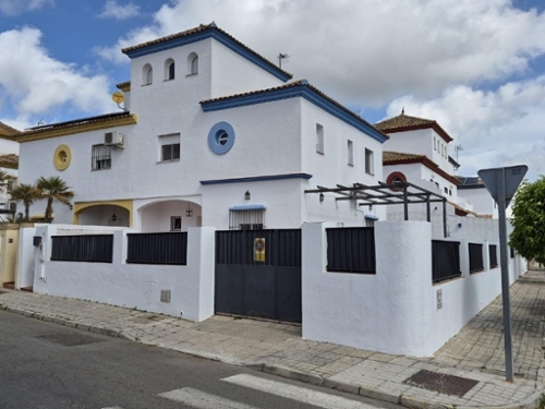 Gines Metropolitana De Sevilla parhus foto 6372378