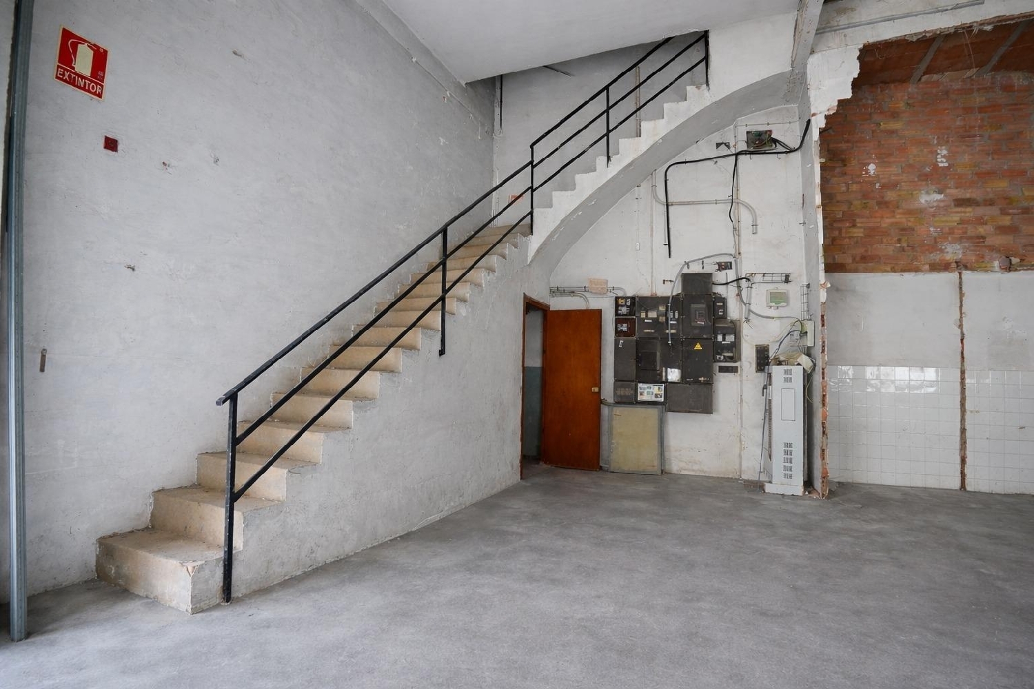  te koop winkel Barriada Les Tres Creus Bages 7