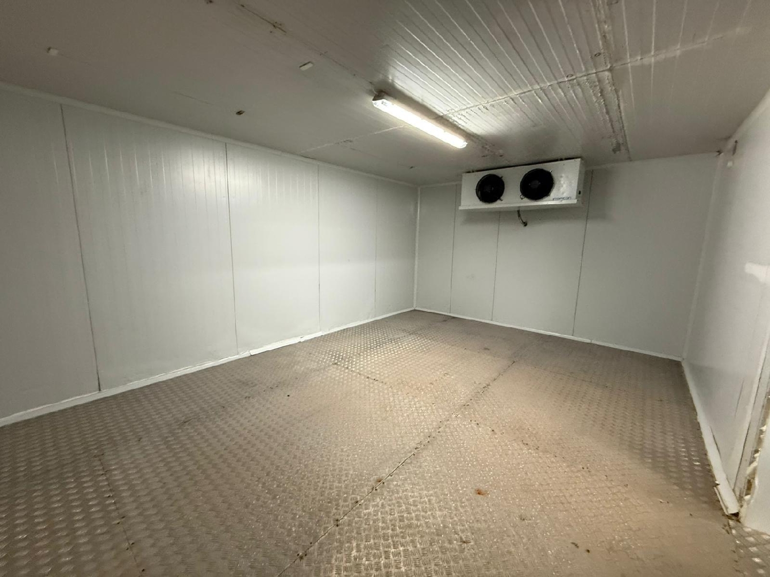  till salu butik Pilas Aljarafe 5