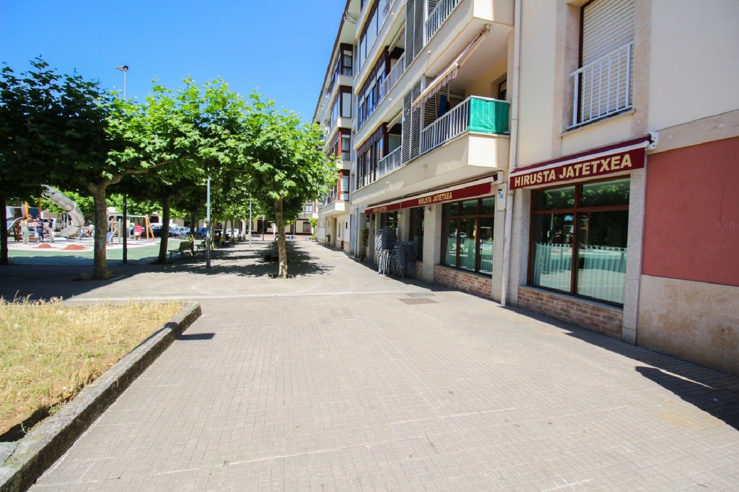  for sale commercial Aretxabaleta Debagoiena 2
