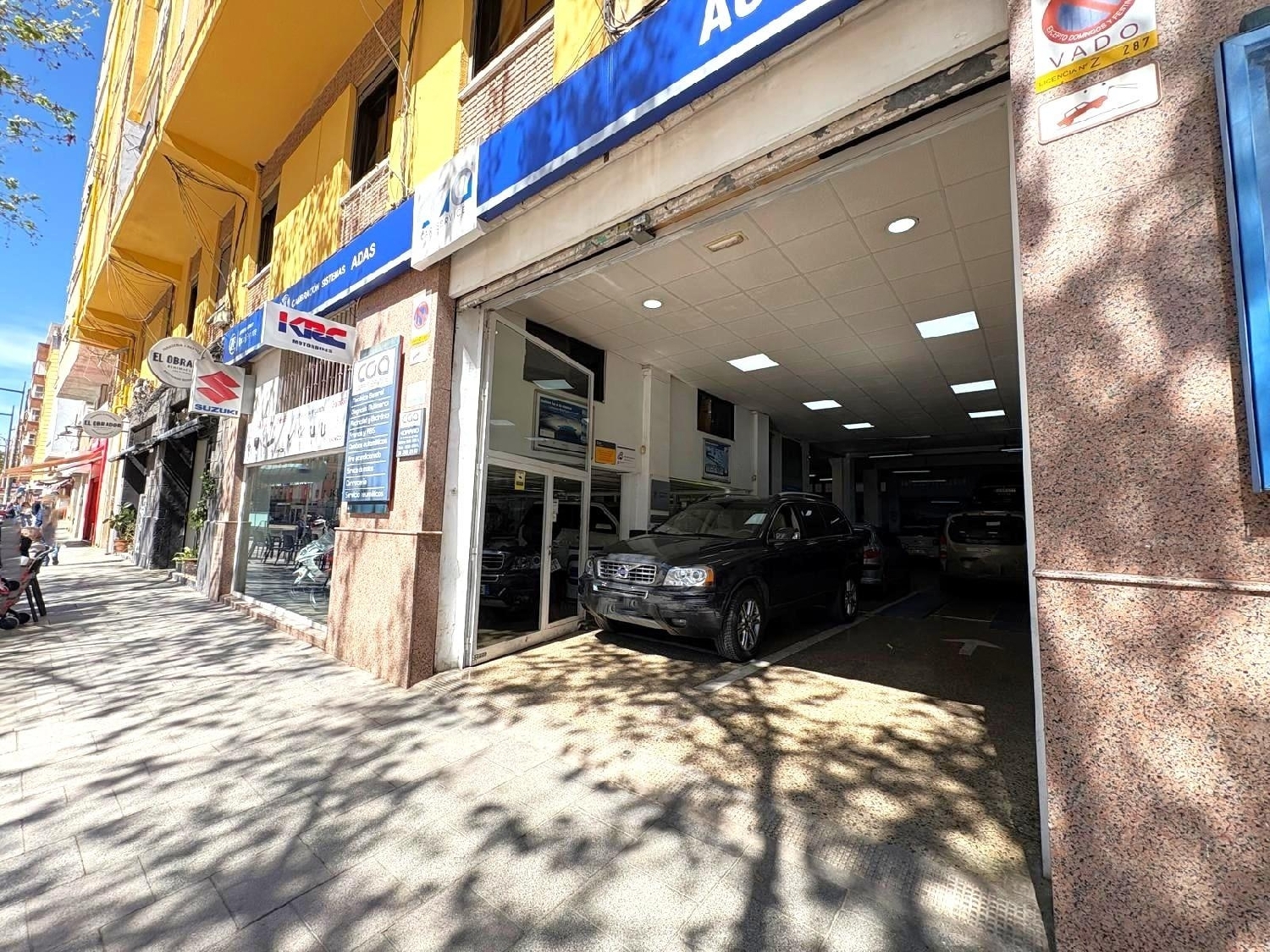  en venta local comercial Valencia De Las Torres Campiña Sur 2