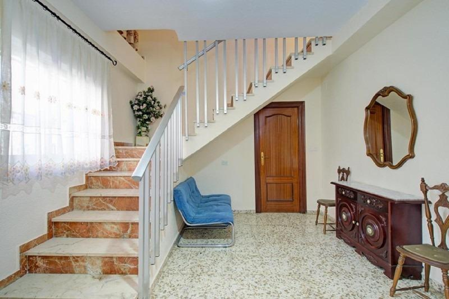 till salu hus Barrio De Granada Alacantí 2