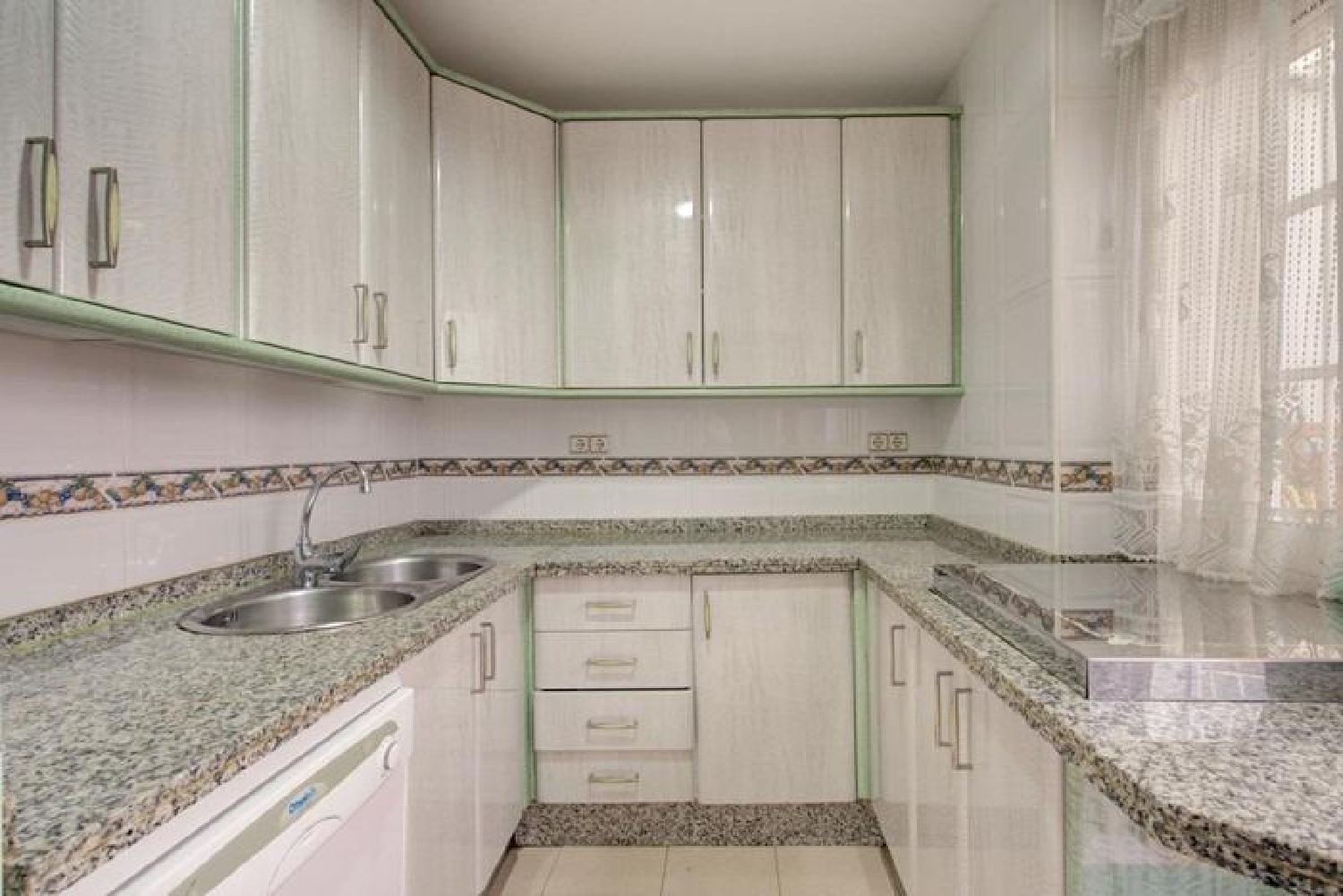 till salu hus Barrio De Granada Alacantí 7