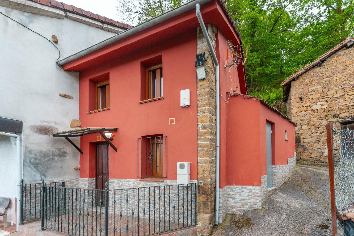 till salu hus San Martín Del Rey Aurelio Nalón 6