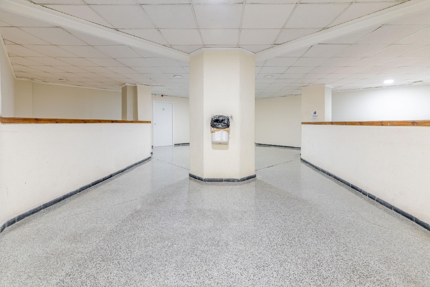  for sale office Valencia De Las Torres Campiña Sur 4