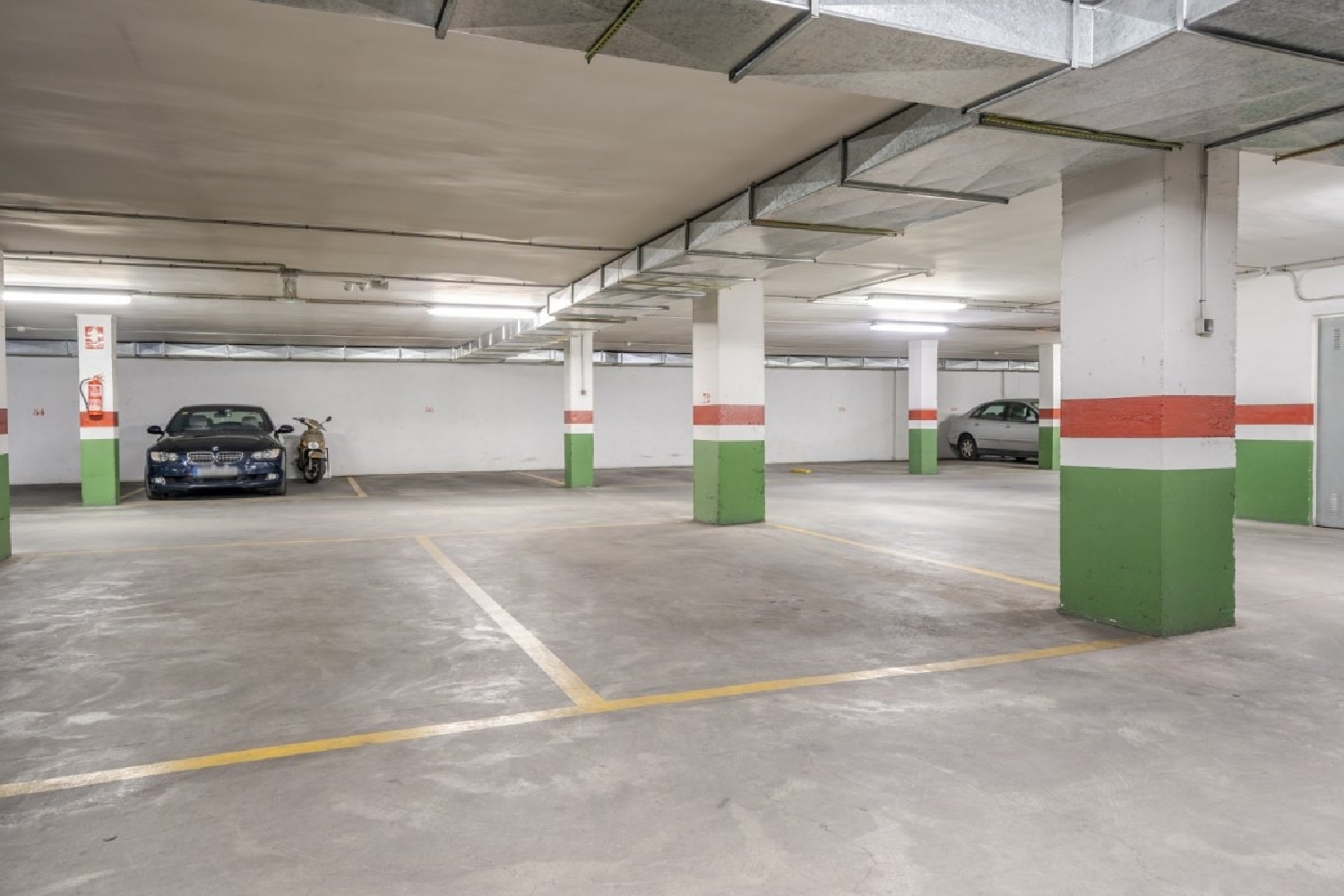  te koop parkeerplaats Barrio De Granada Alacantí 4