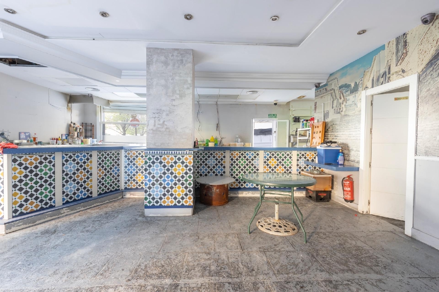  en venta local Barrio De Granada Alacantí 8