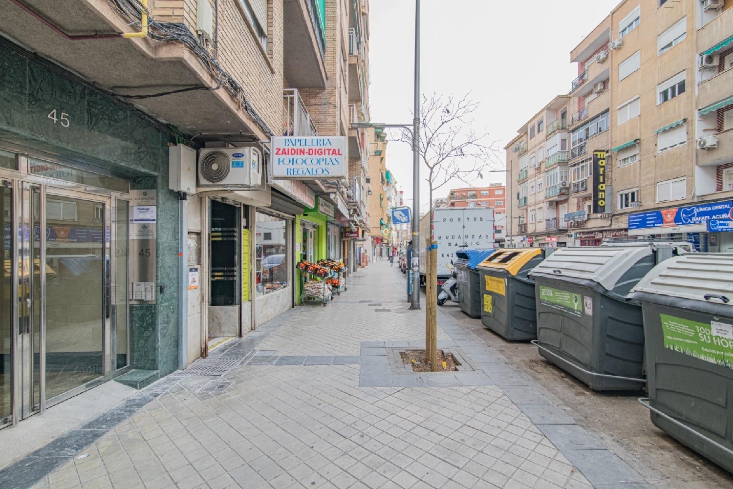  en venta local Barrio De Granada Alacantí 7