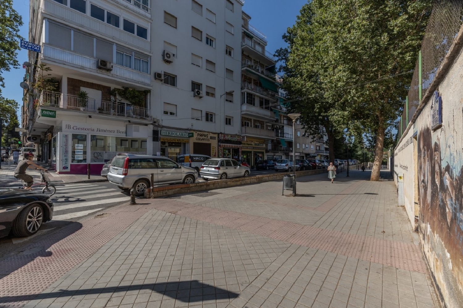  till salu lokal Barrio De Granada Alacantí 3