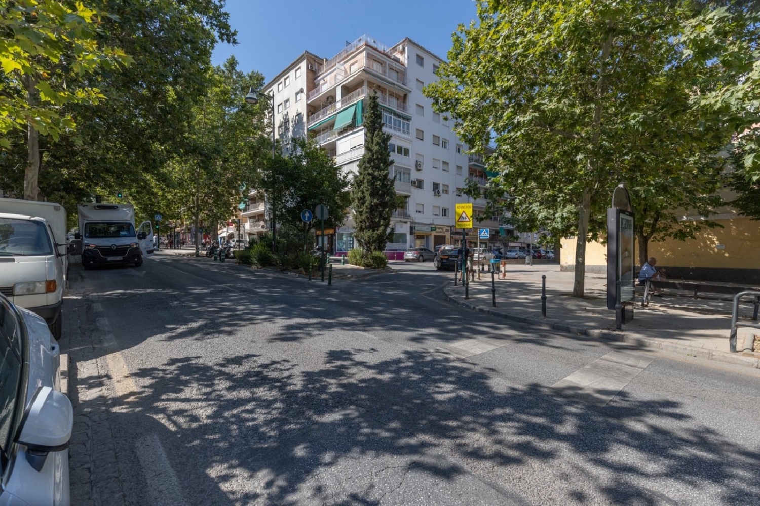  till salu lokal Barrio De Granada Alacantí 4