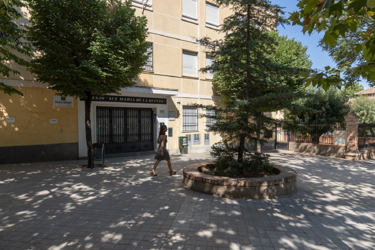  till salu lokal Barrio De Granada Alacantí 8
