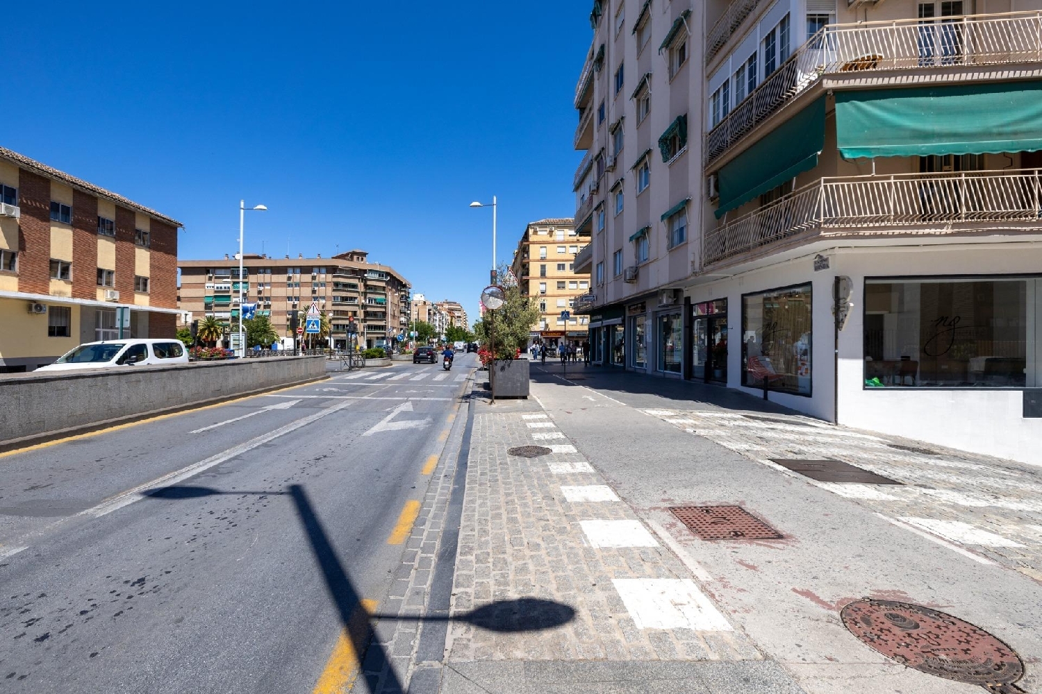 à vendre local commercial Barrio De Granada Alacantí 2