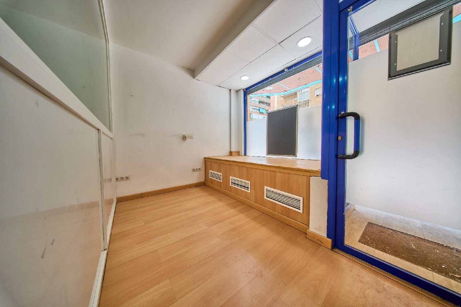  en venta local Barrio De Granada Alacantí 3