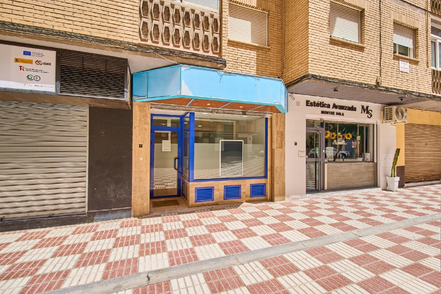  en venta local Barrio De Granada Alacantí 1