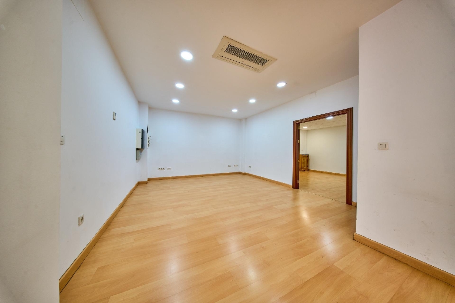  en venta local Barrio De Granada Alacantí 8