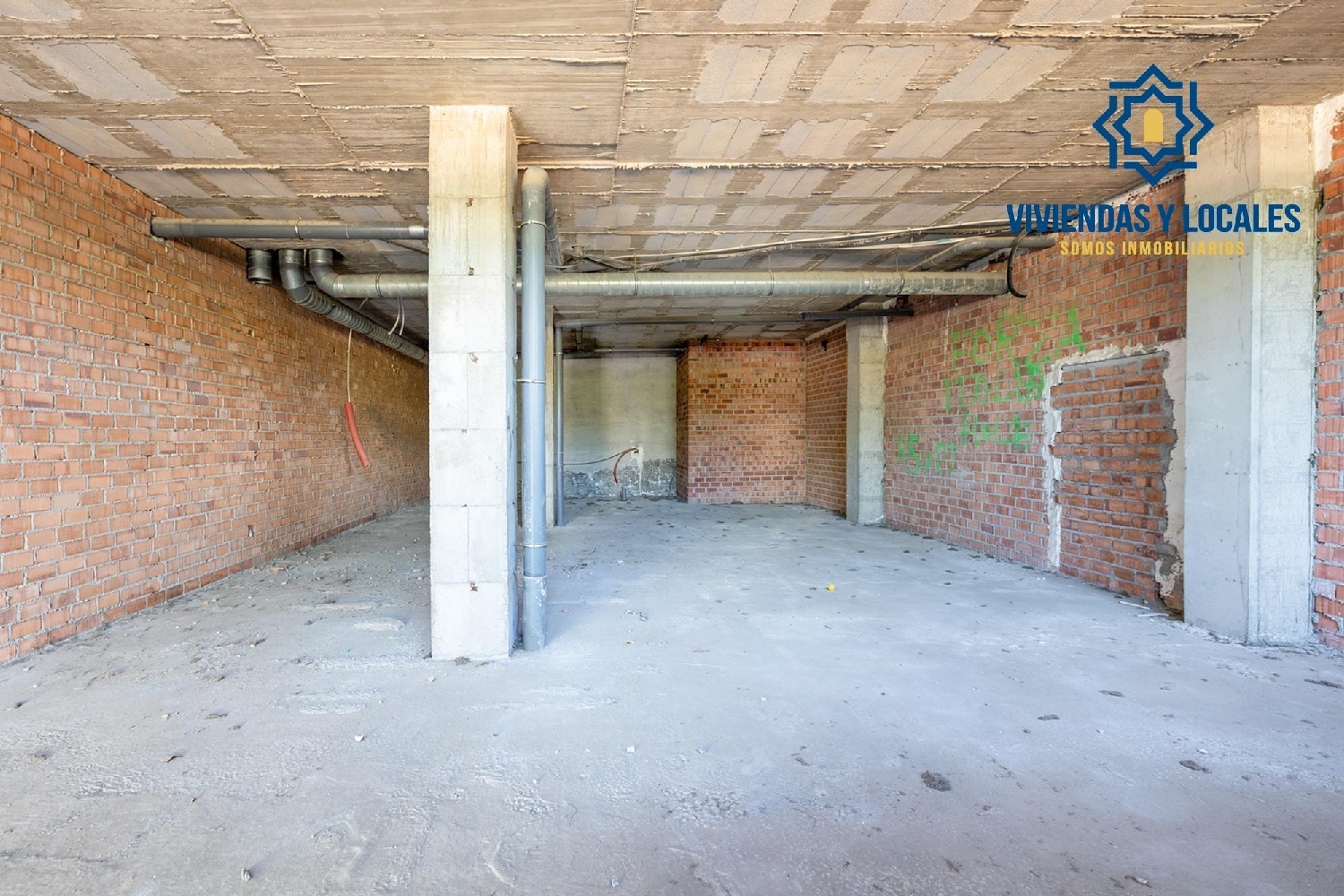  en venta local Barrio De Granada Alacantí 8