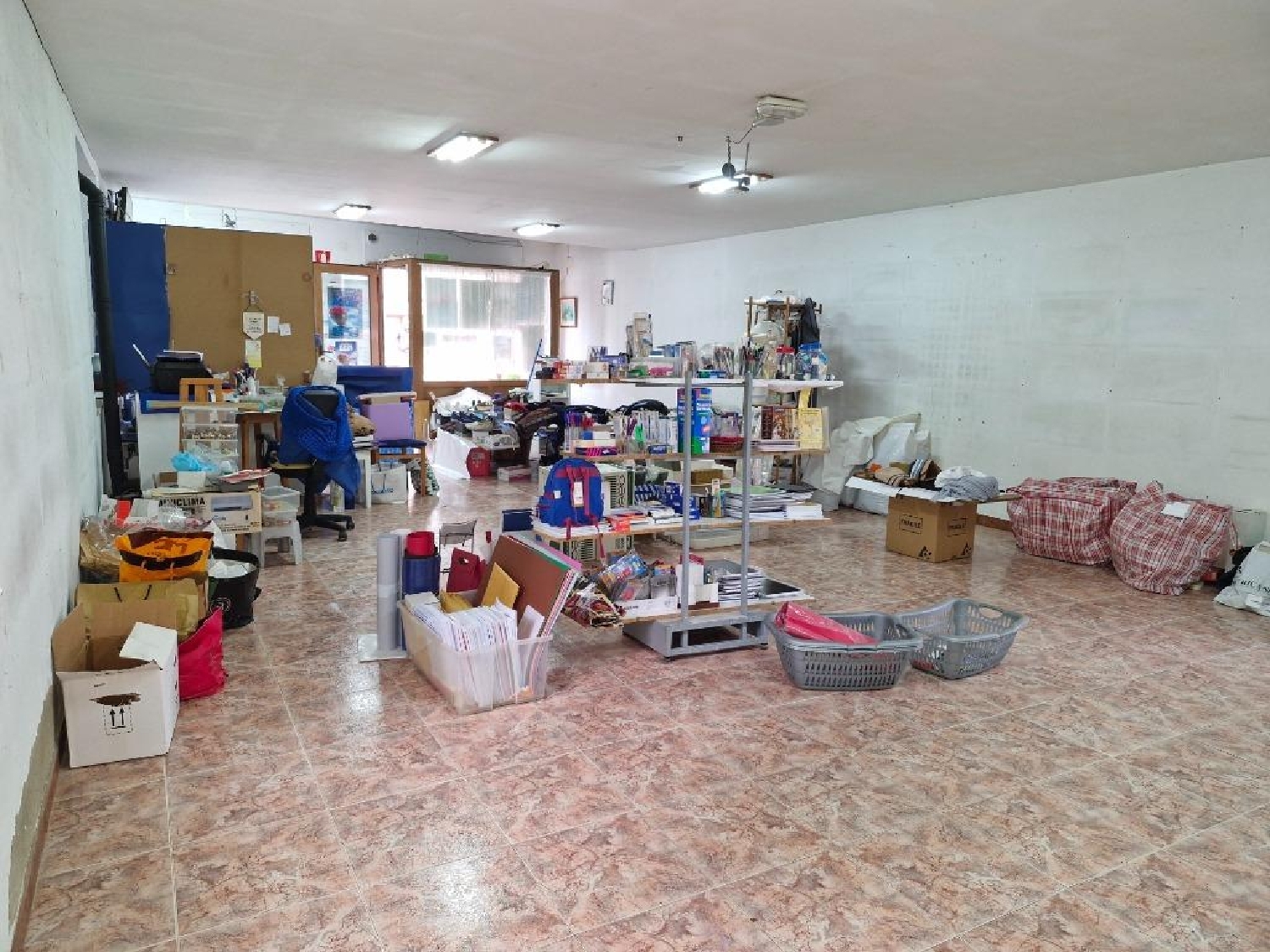  en venta local Molledo Besaya 4
