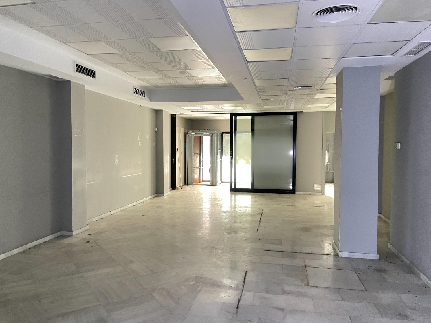  à vendre local commercial Sevilla La Nueva Sur 4