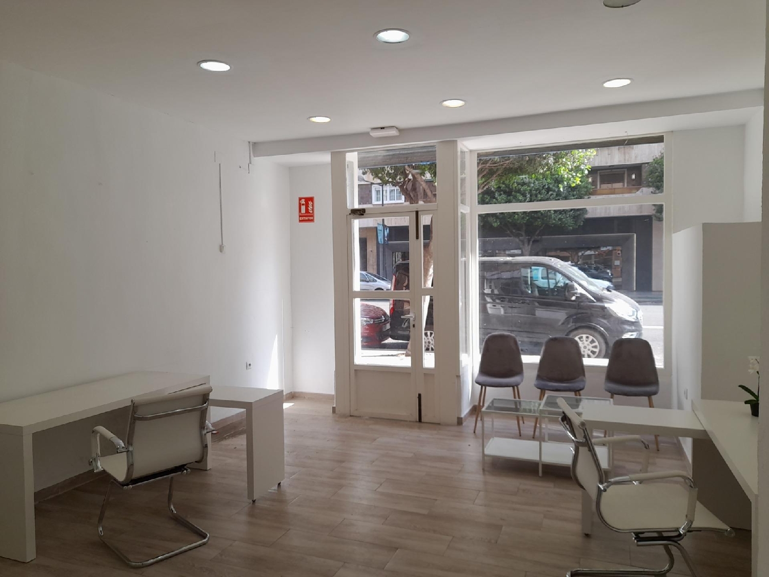  till salu lokal Valencia De Las Torres Campiña Sur 6