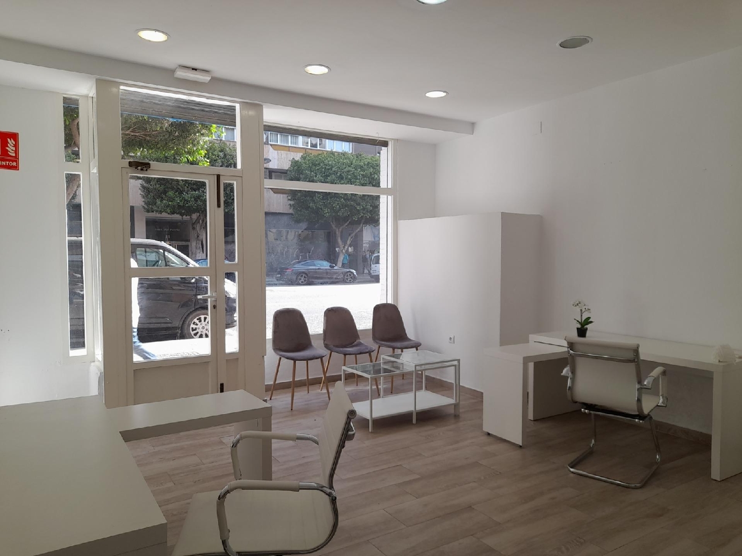  till salu lokal Valencia De Las Torres Campiña Sur 3