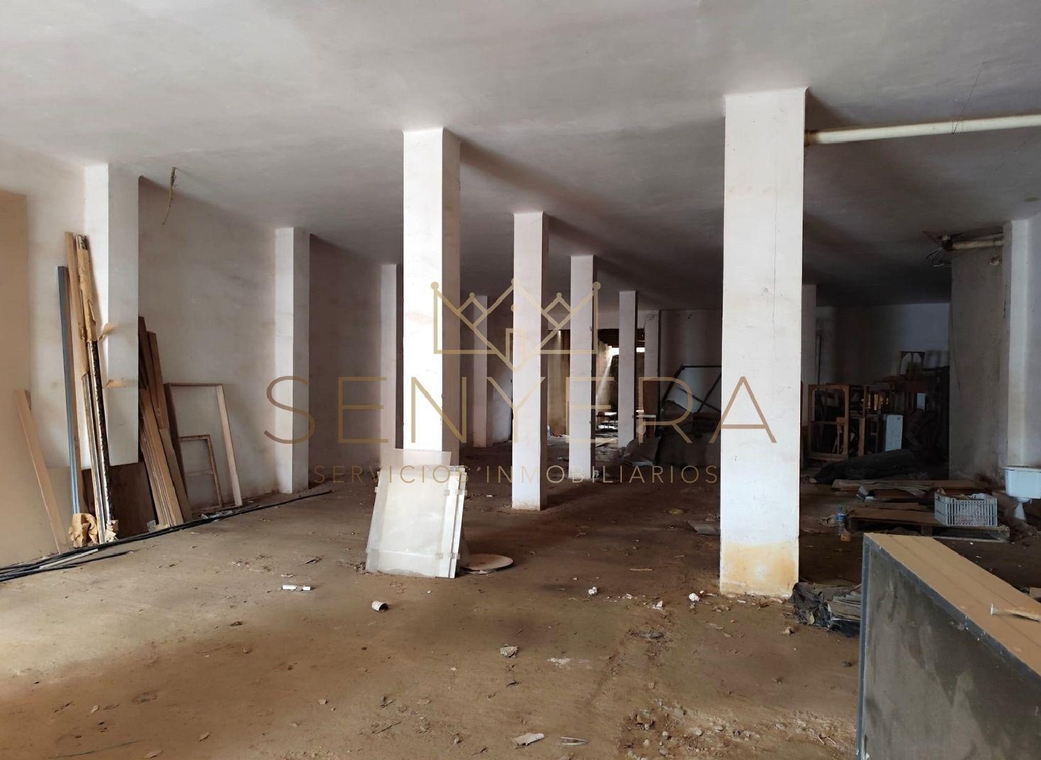 till salu lokal Valencia De Las Torres Campiña Sur 5