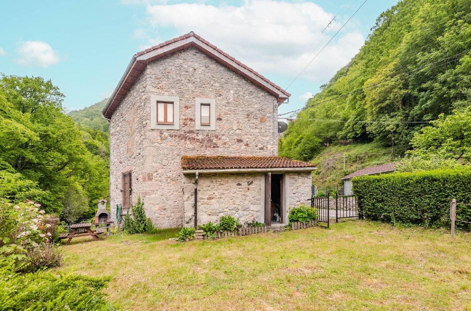 te koop twee-onder-een-kapwoning Pola De Somiedo Oviedo 2