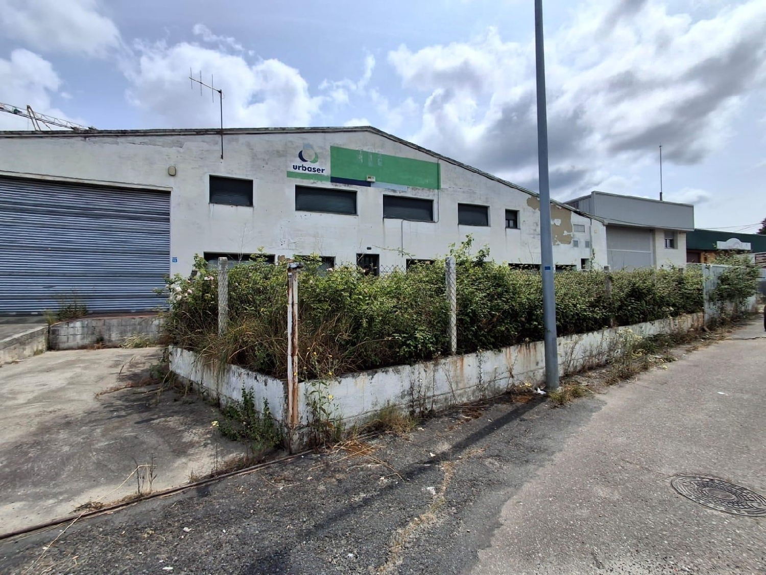  en venta comercio San Cibrao Das Viñas Ourense 1