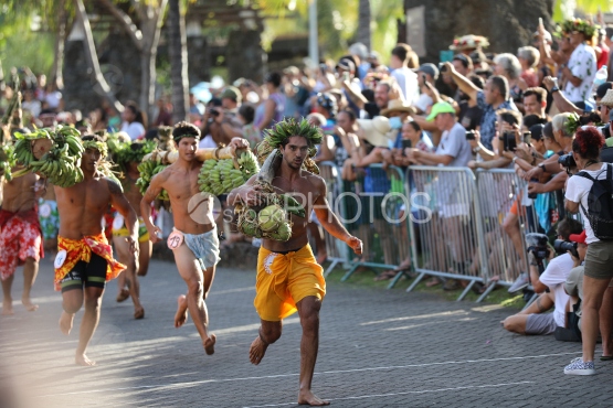 Tahiti, Race of fruit bearers, Tuaro Maohi, Polynesia