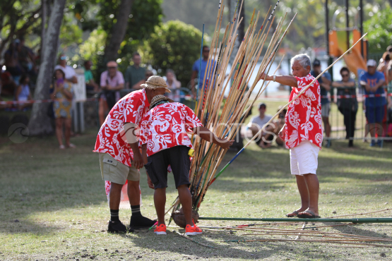 Tahiti, judge counting points, traditional javelin throwing competition, Tuaro Maohi, Polynesia