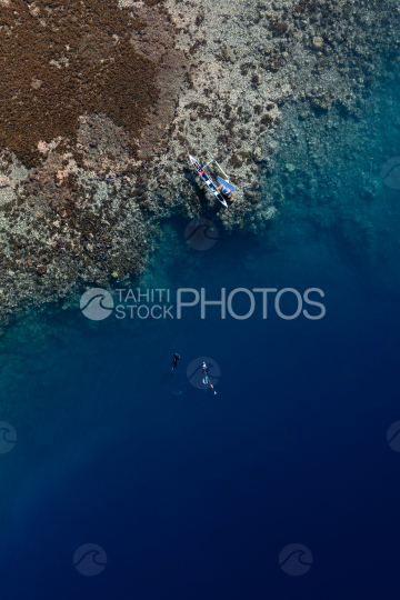 Spearfisher, Canoe, French Polynesia, Coral Reef, Aerial photography