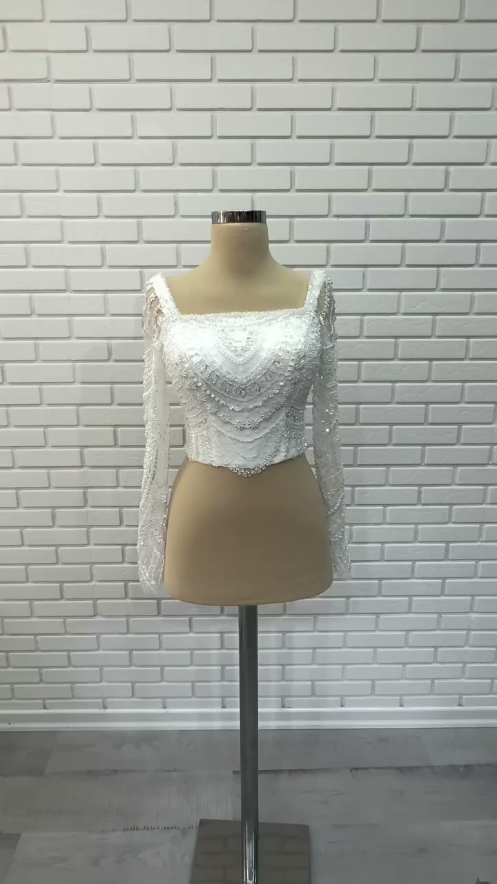 White Podium beden modeli 2026-1
