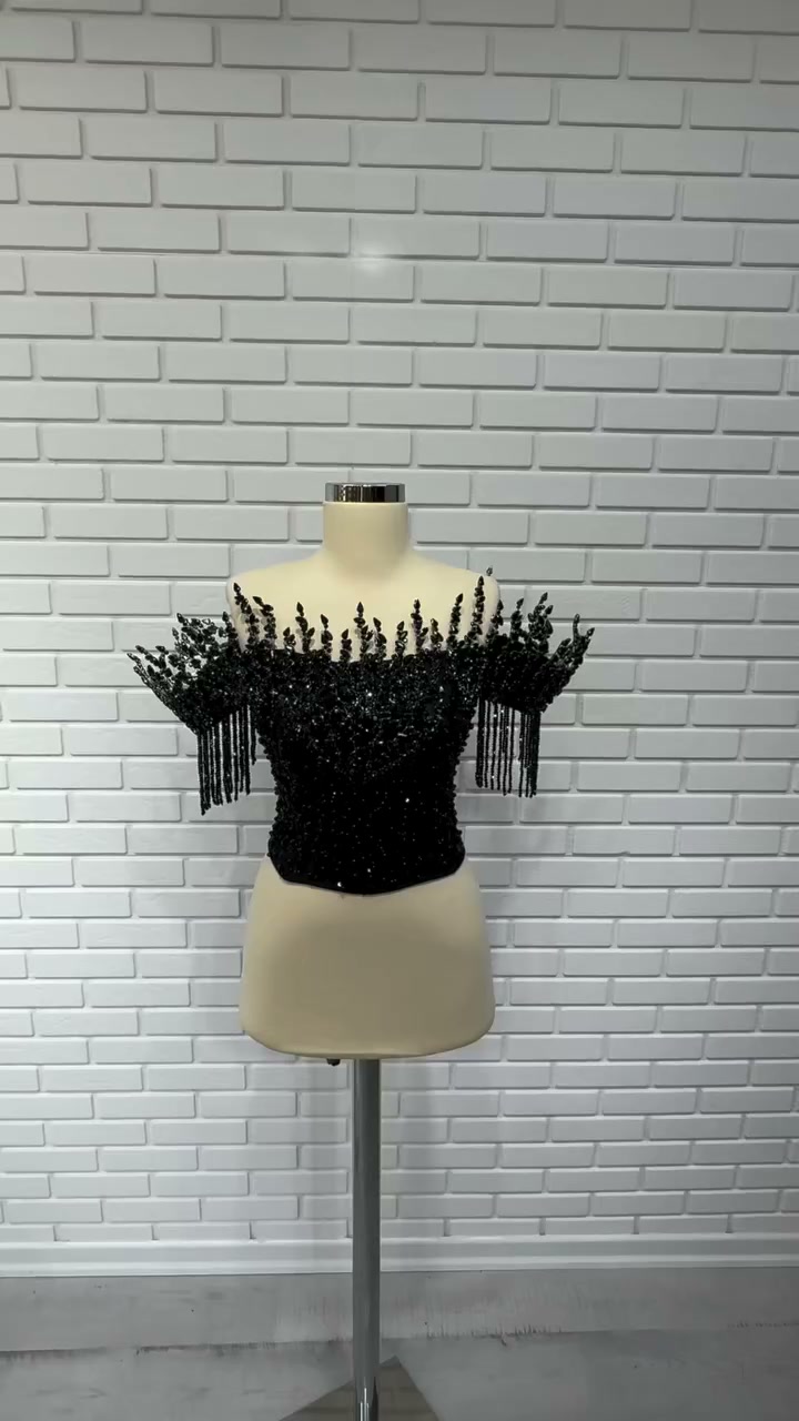 White Podium beden modeli 2026-26