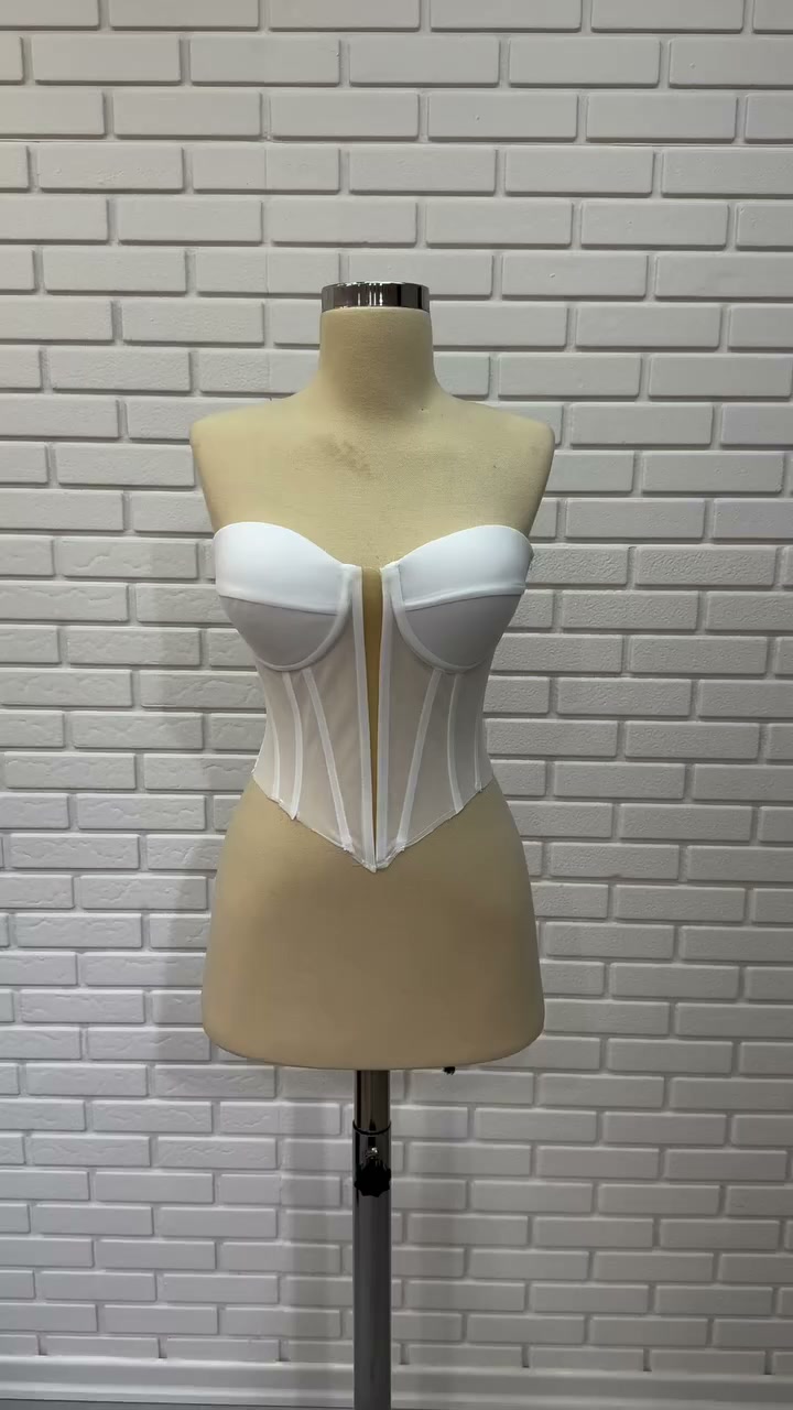White Podium beden modeli 2026-4