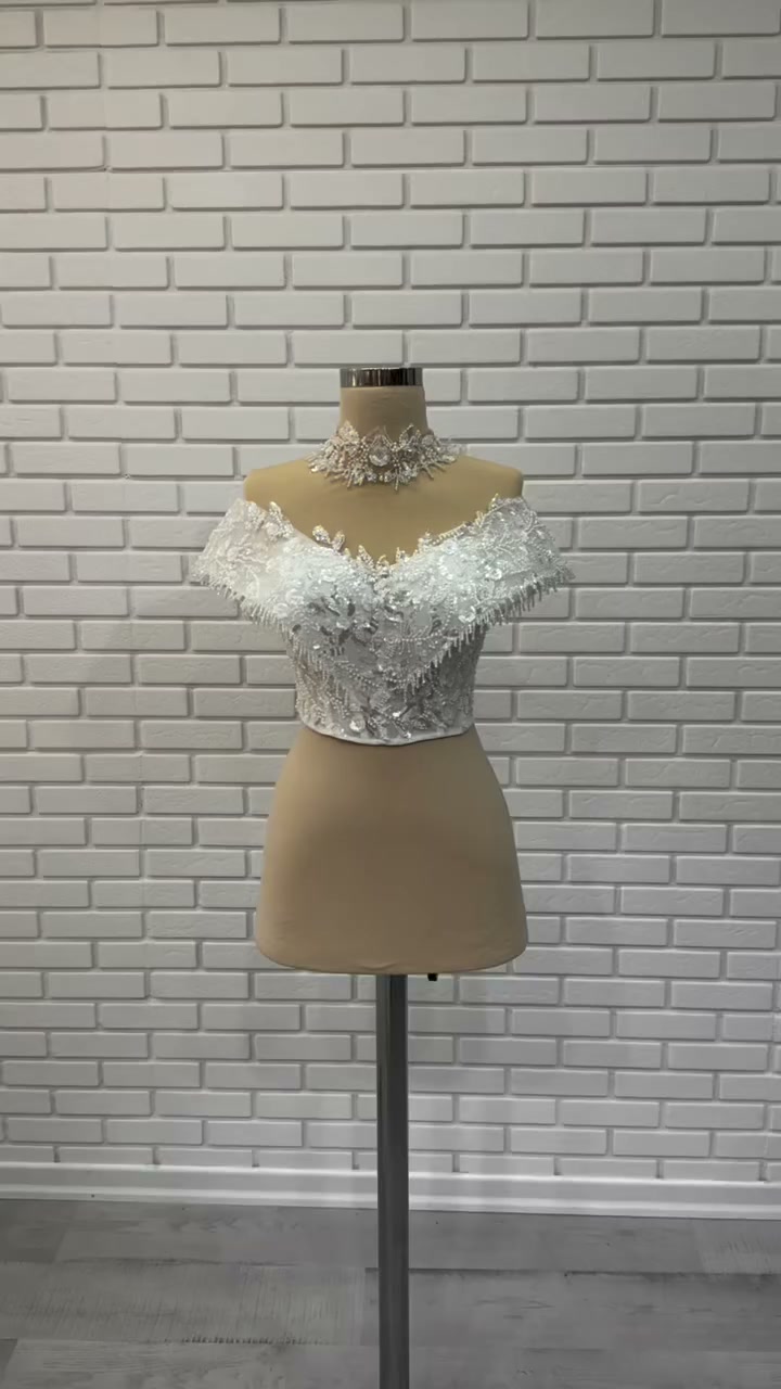 White Podium beden modeli 2026-40