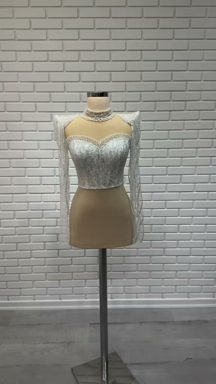 White Podium beden modeli 2026-49