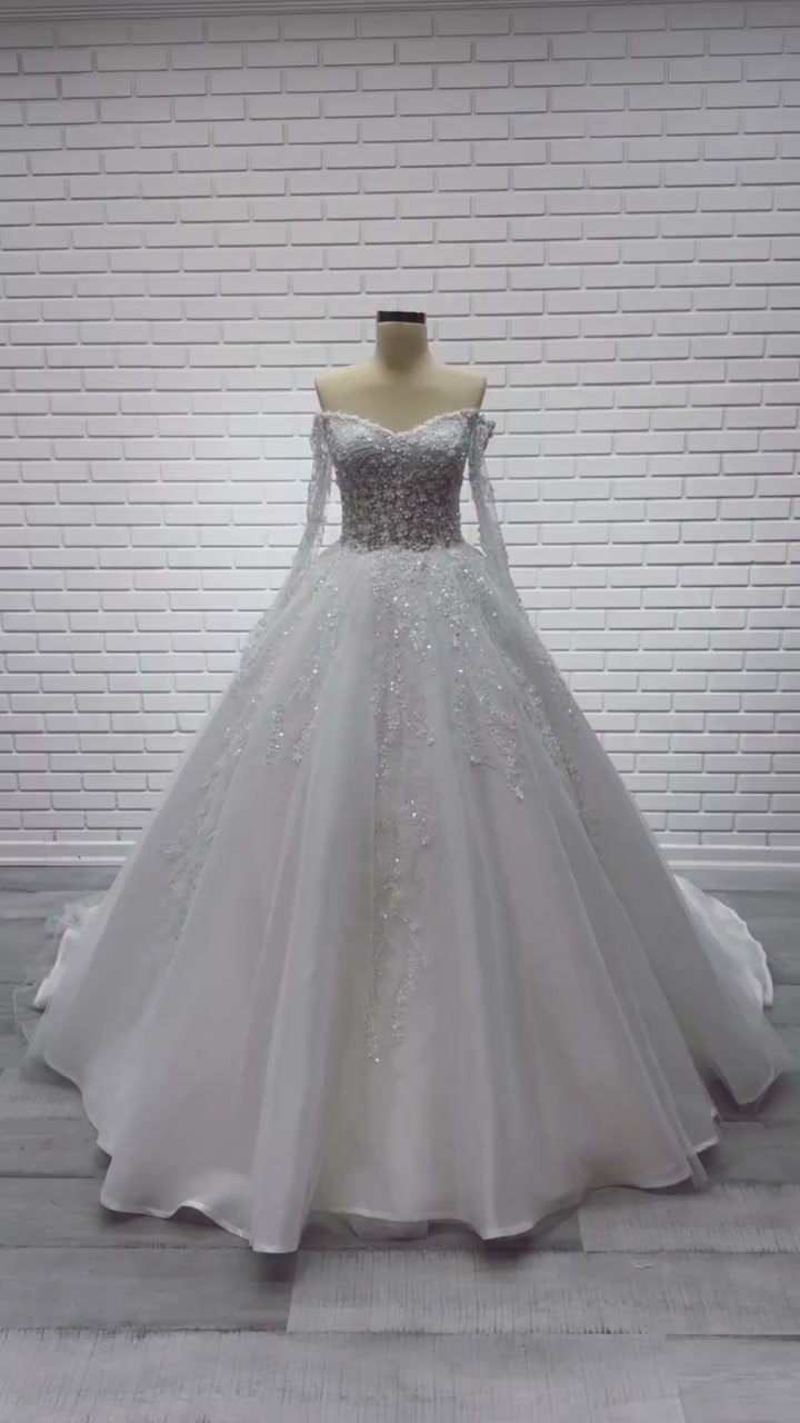 White Podium gelinlik modeli 2026-124