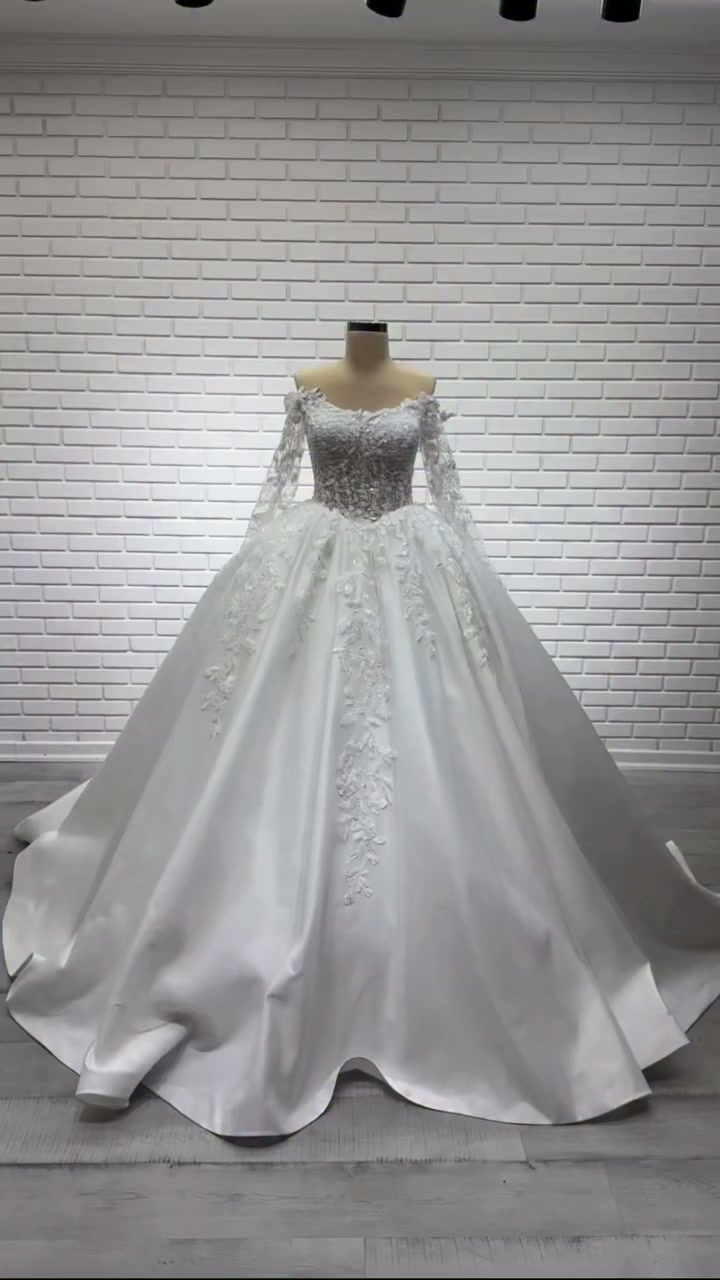 White Podium gelinlik modeli 2026-137
