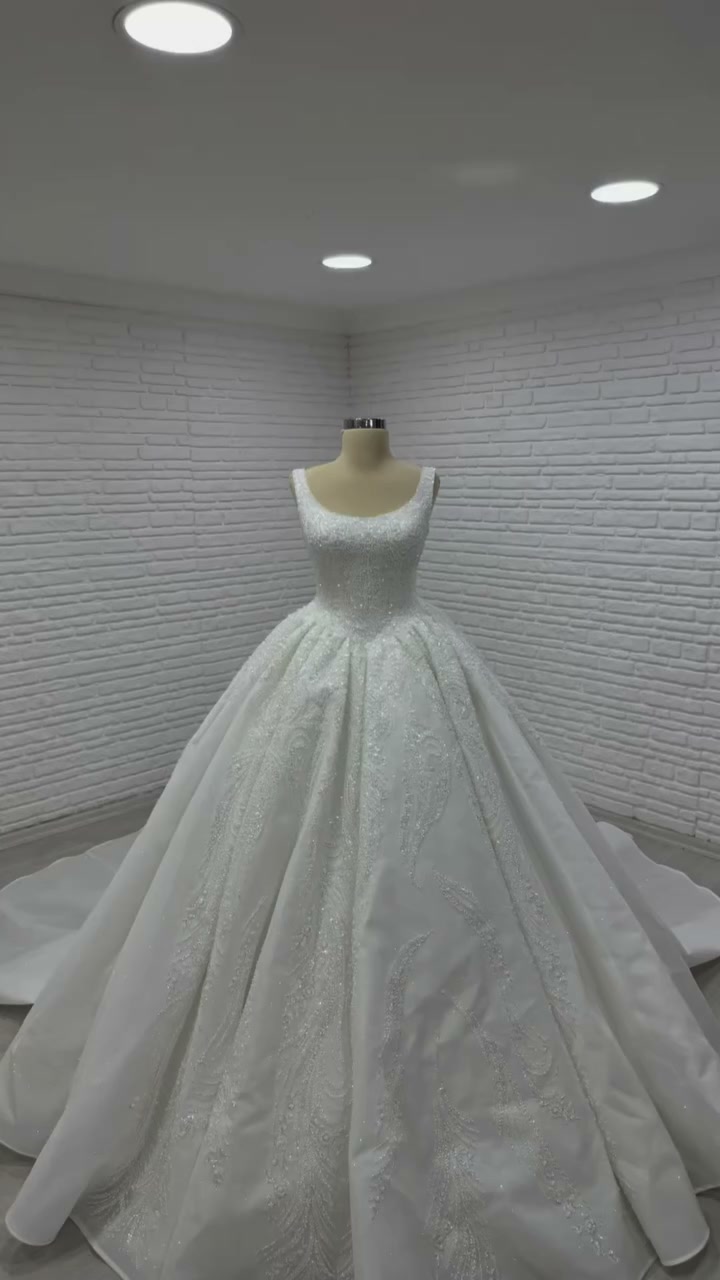White Podium gelinlik modeli 2026-145