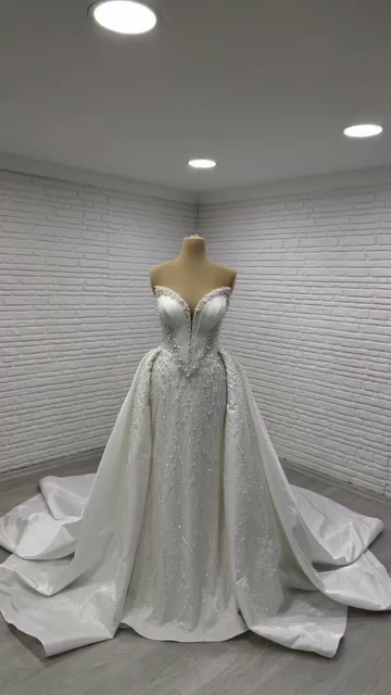 White Podium gelinlik modeli 2026-150