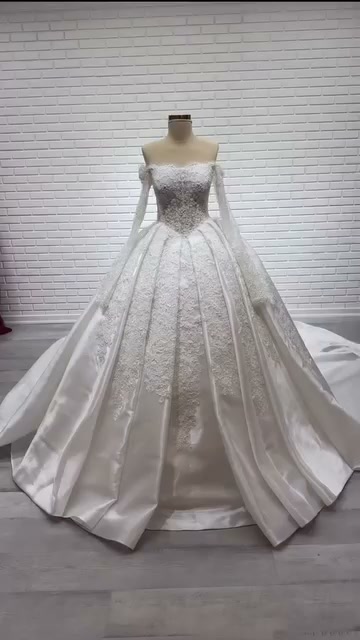 White Podium gelinlik modeli 2026-152