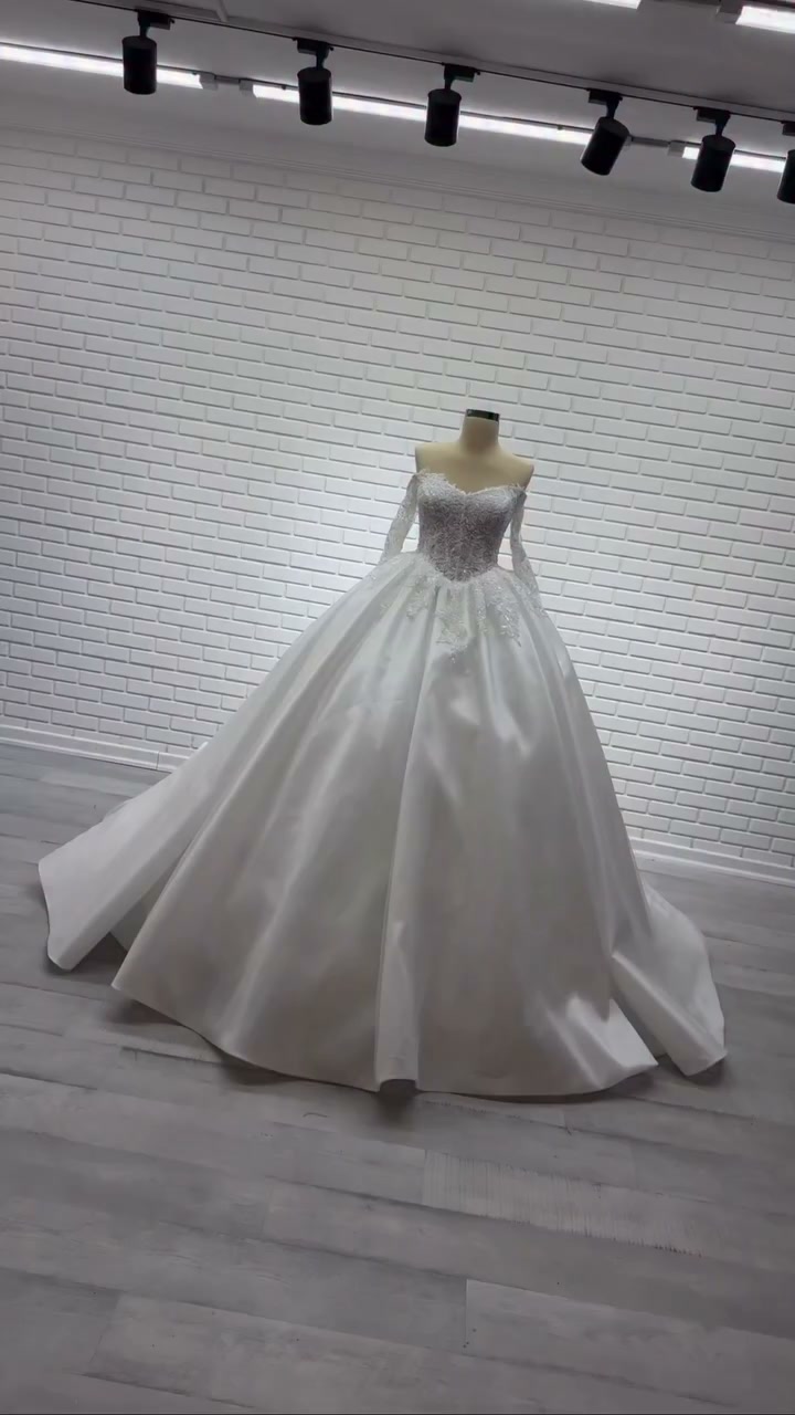 White Podium gelinlik modeli 2026-159