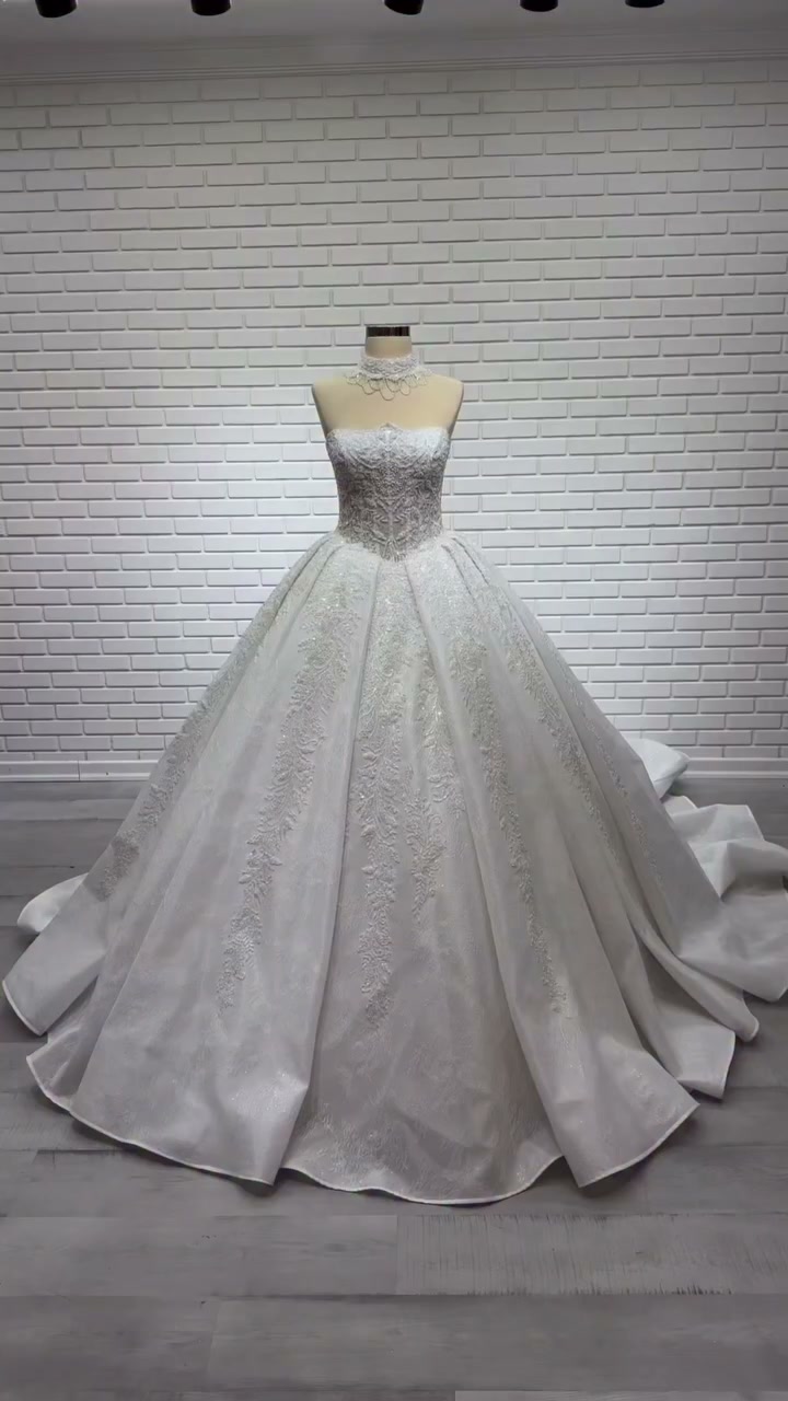 White Podium gelinlik modeli 2026-178