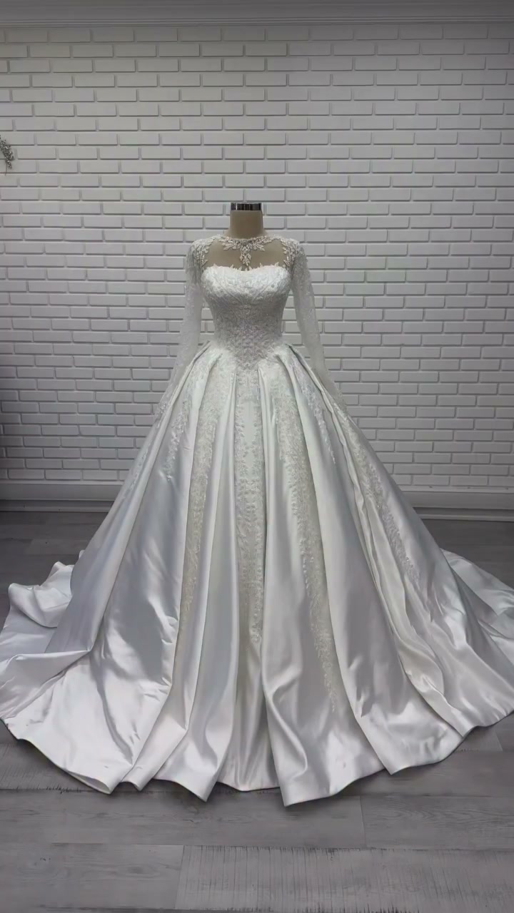 White Podium gelinlik modeli 2026-179