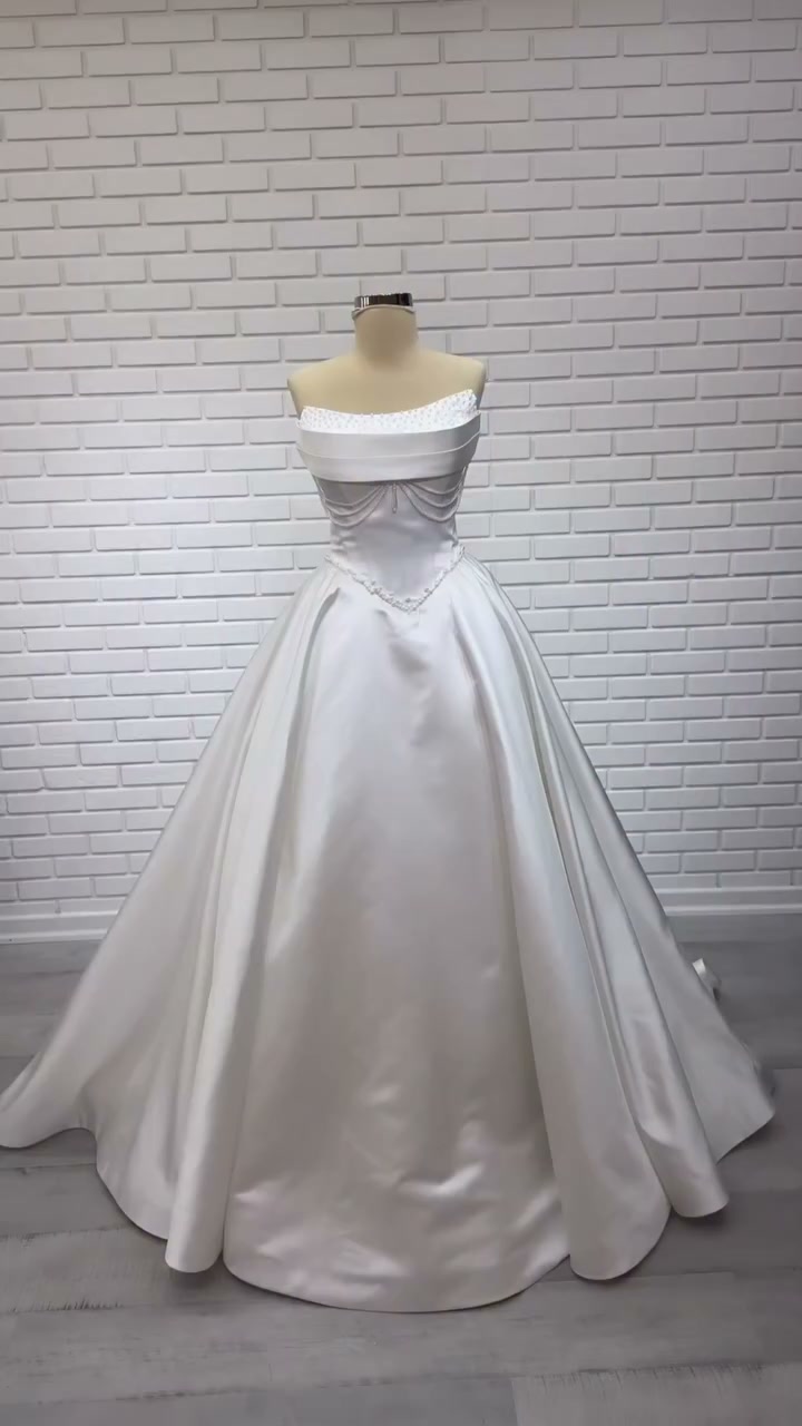 White Podium gelinlik modeli 2026-99